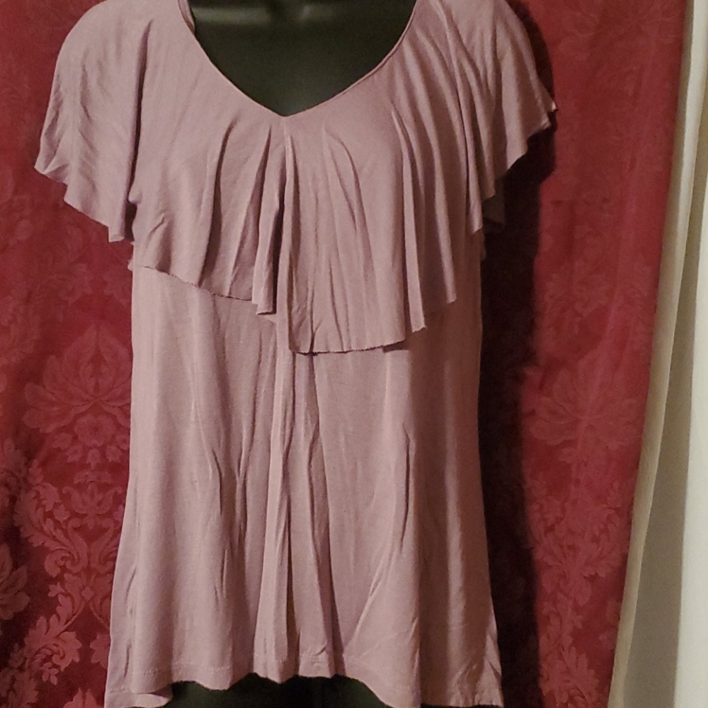Lilac lacy T..Size L.  5/25